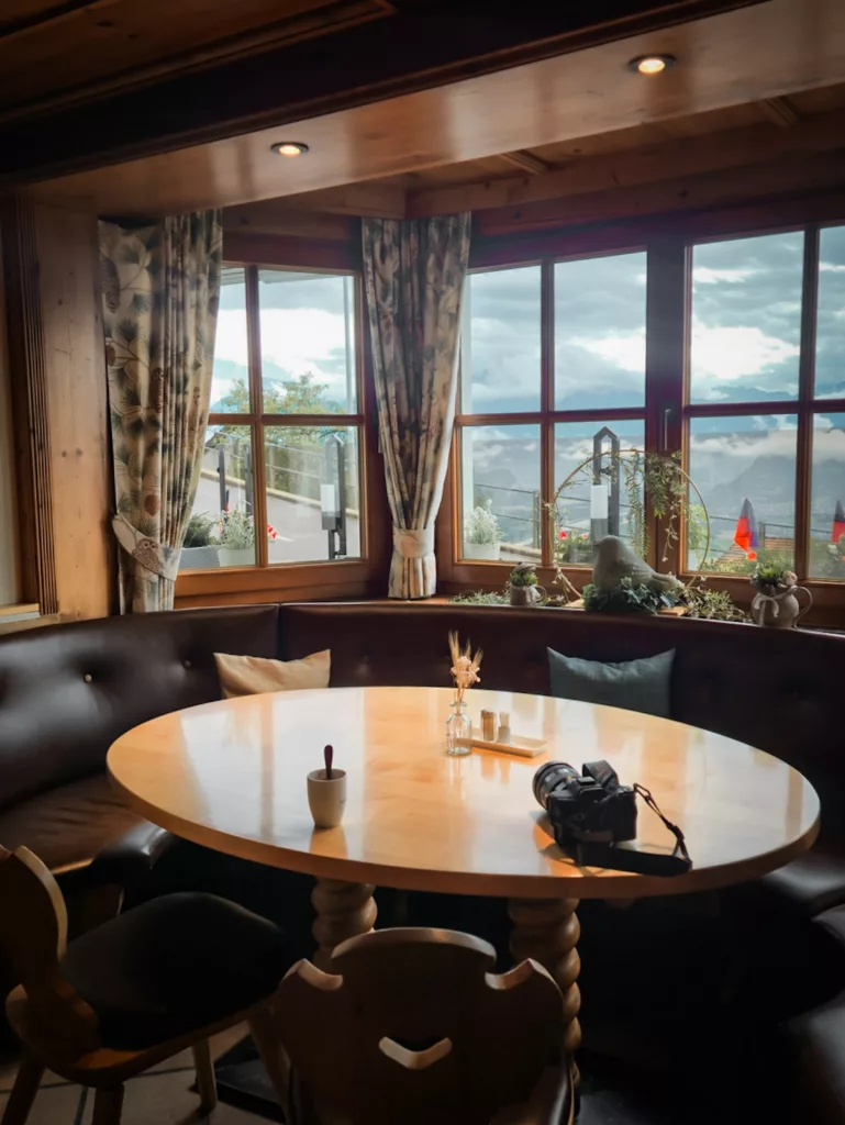 Hôtel Oberland à Triesenberg, hôtel avec sel-check-in. Hôtel 3 étoiles avec café et thé illimité à côté de la Suisse et l'Autriche.