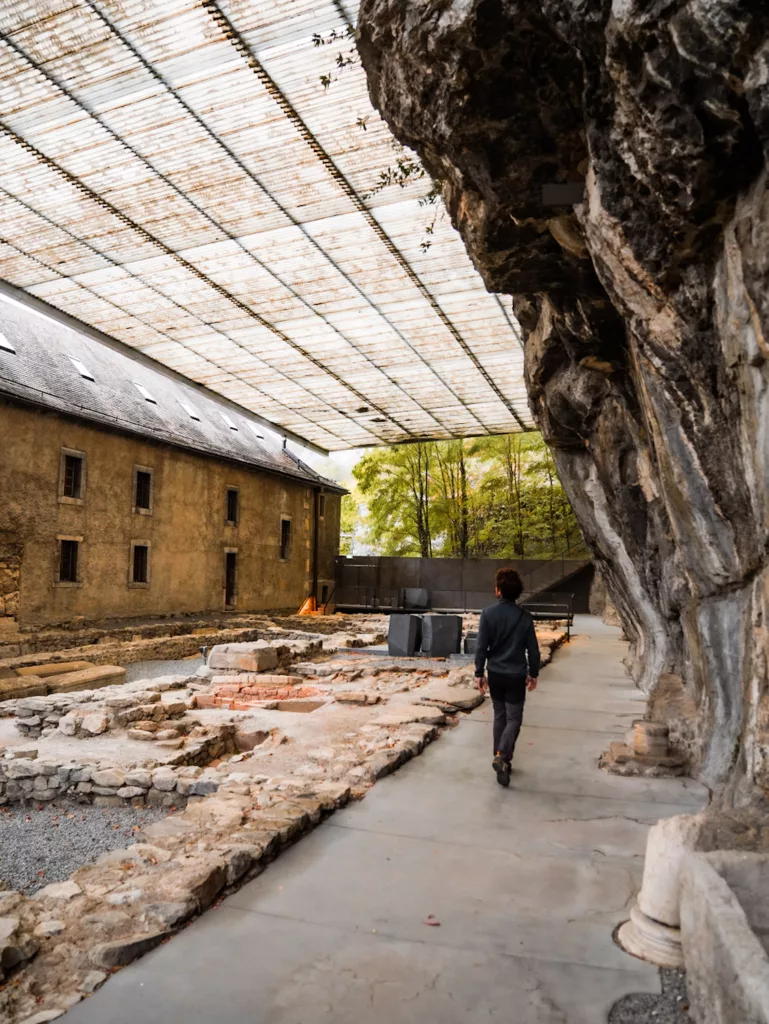 L'abbaye de saint Maurice, visite historique proche de Martigny.