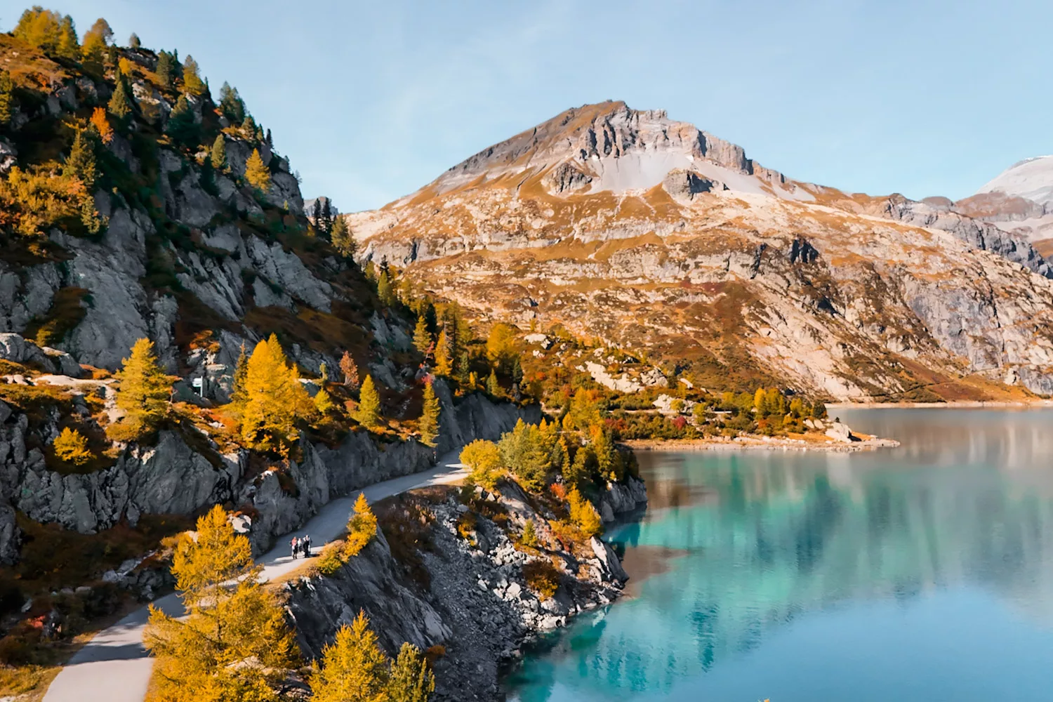 Martigny : découvrir le barrage d'Emosson/ Randonnée et activités à faire à Martigny et dans la région autour de Martigny dans le Valais en Suisse. Guide de voyage outdoor.